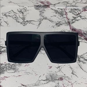 Black sun glasses